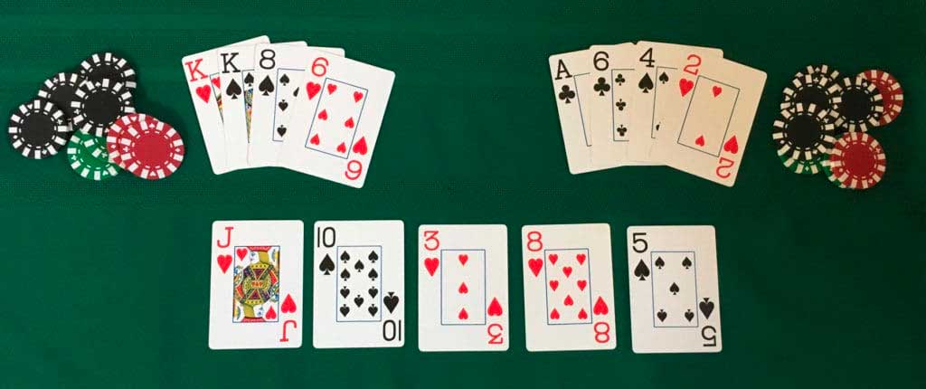 Cách Chơi Poker 4 Lá: Hướng Dẫn Từ A Đến Z Cho Người Mới image-1731645792383