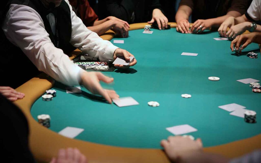 Cách Chơi Poker Tournament: Hướng Dẫn Chi Tiết Từ A Đến Z image-1731646230682
