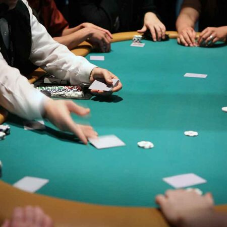 Cách Chơi Poker Tournament: Hướng Dẫn Chi Tiết Từ A Đến Z